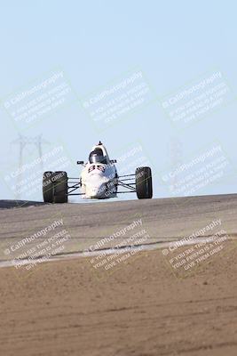 media/Oct-26-2025-CalClub SCCA (Sun) [[8ce1e69566]]/Group 6/Grapevine/